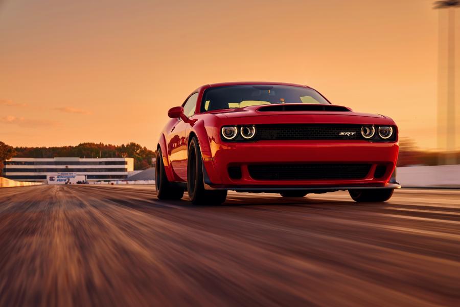  Dodge Challenger SRT Demon 2017 года  (фото 2 из 181)